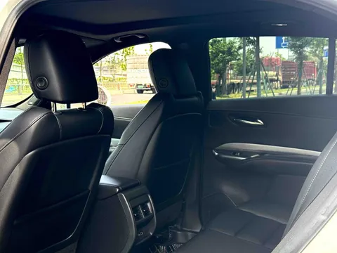 Cadillac XT4