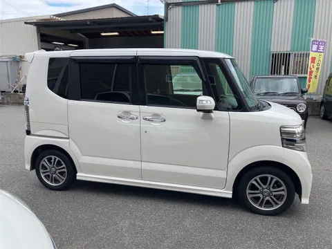 Honda N-BOX Custom