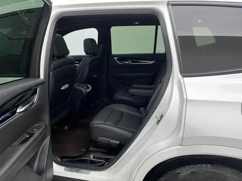 Cadillac XT6