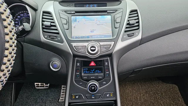 Hyundai Elantra (Avante)