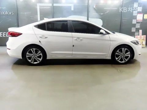 Hyundai Elantra (Avante)