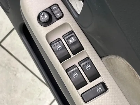 Daihatsu Mira Tocot