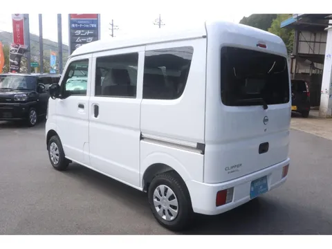 Nissan Clipper Van
