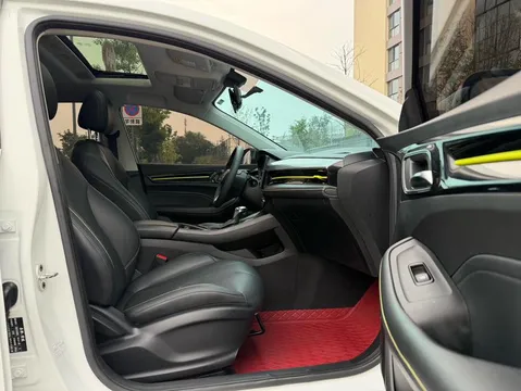 Roewe i5