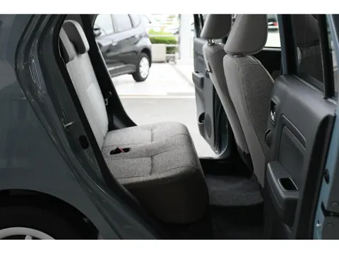 Daihatsu Mira Tocot