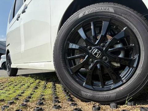 Honda N-BOX Custom