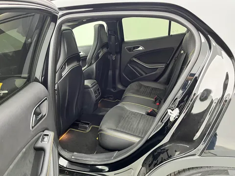 Mercedes-Benz Mercedes-Benz GLA
