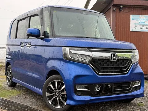 Honda N-BOX Custom