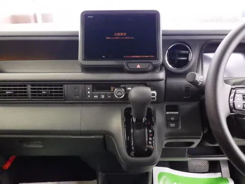 Honda N-BOX Custom