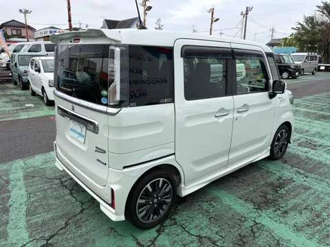 Suzuki Spacia Custom