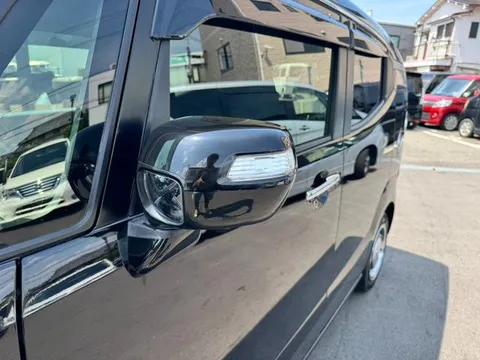 Honda N-BOX Slash