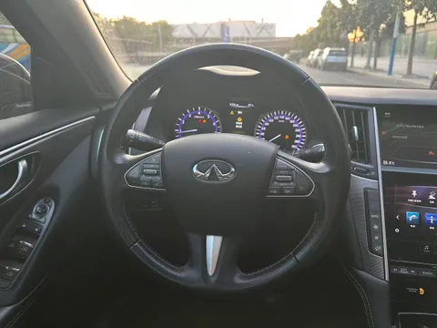 Infiniti Q50L
