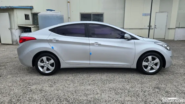 Hyundai Elantra (Avante)