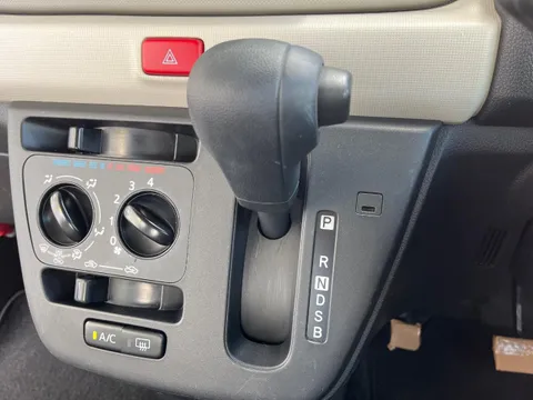 Daihatsu Mira Tocot