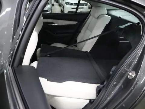 Mazda MAZDA3 Sedan