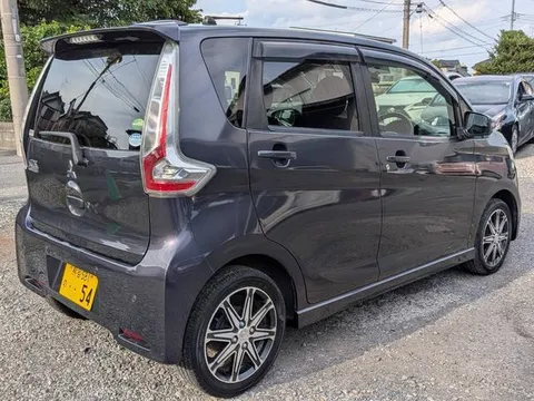Mitsubishi eK Custom