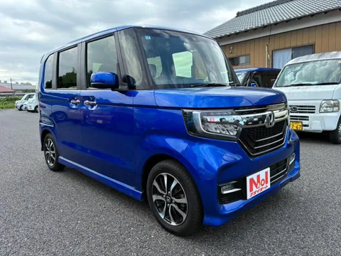Honda N-BOX Custom