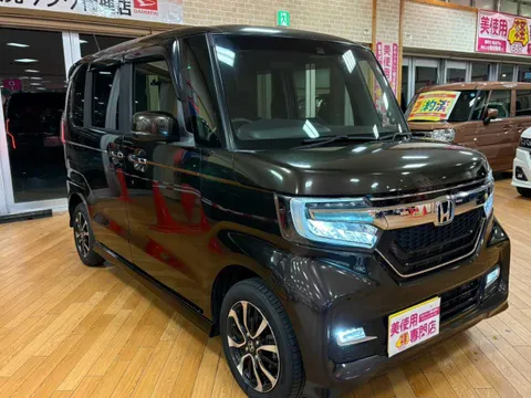 Honda N-BOX Custom