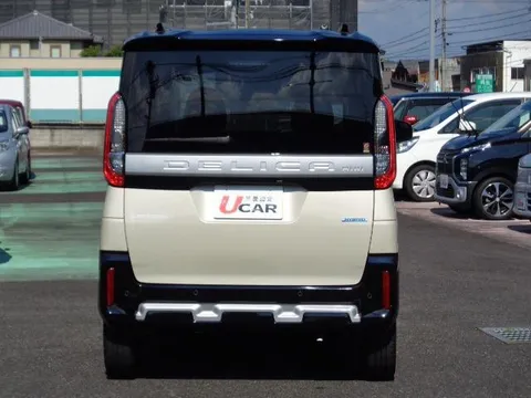 Mitsubishi Delica Mini