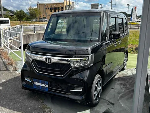 Honda N-BOX Custom