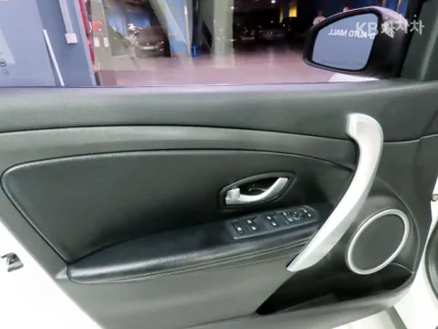 Renault SM3
