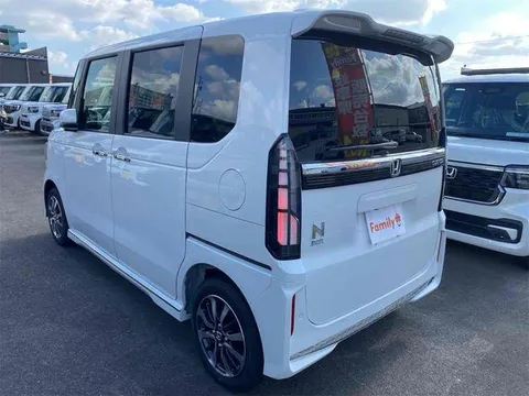 Honda N-BOX Custom