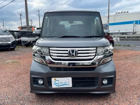 Honda N-BOX Custom