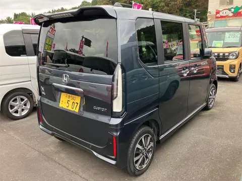 Honda N-BOX Custom