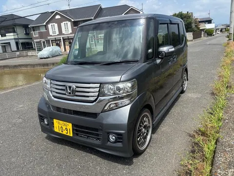 Honda N-BOX Custom