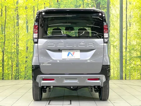Mitsubishi Delica Mini