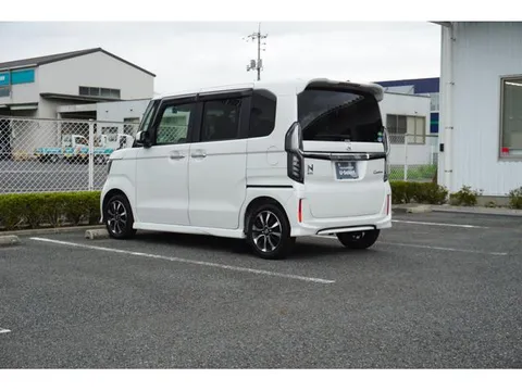 Honda N-BOX Custom