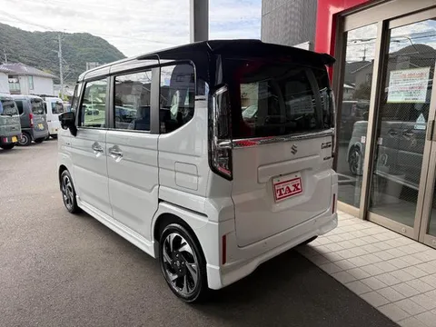 Suzuki Spacia Custom