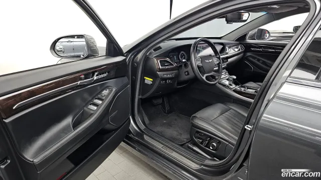 Genesis G90 (EQ900)