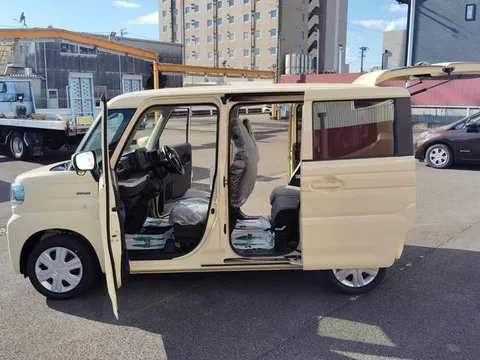 Suzuki Spacia
