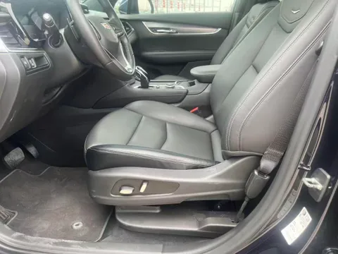 Cadillac XT6