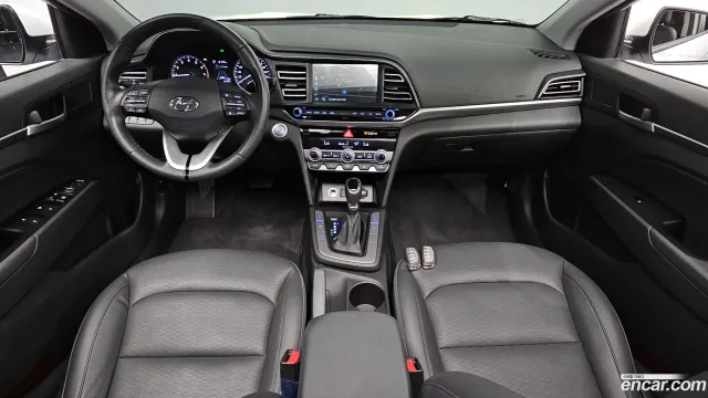 Hyundai Elantra (Avante)