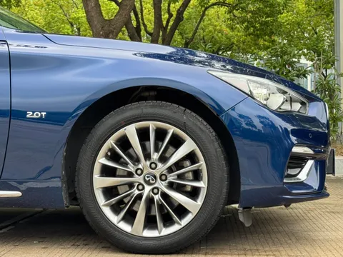 Infiniti Q50L