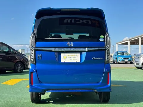 Honda N-BOX Custom