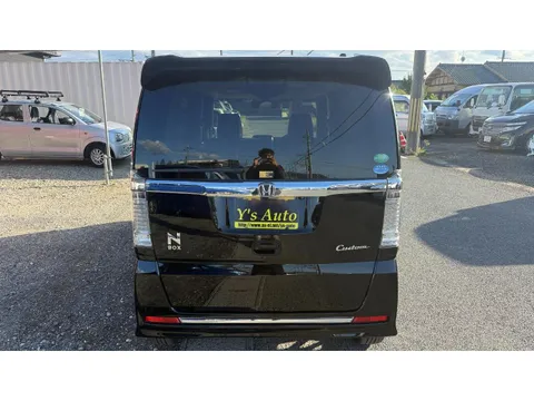 Honda N-BOX Custom