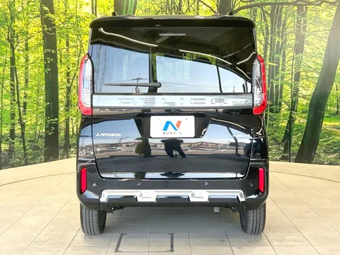 Mitsubishi Delica Mini