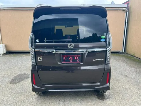 Honda N-BOX Custom