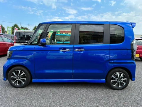 Honda N-BOX Custom