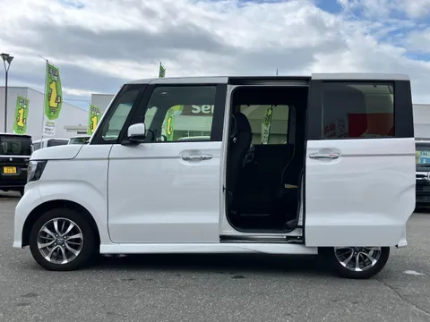 Honda N-BOX Custom
