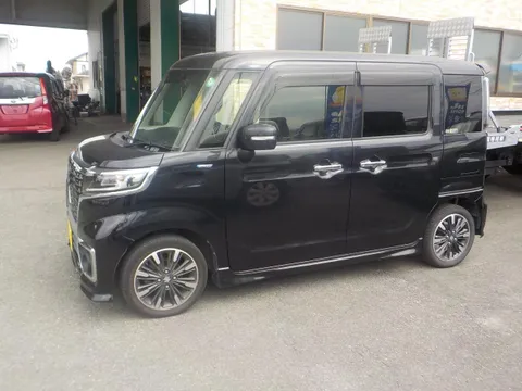 Suzuki Spacia Custom