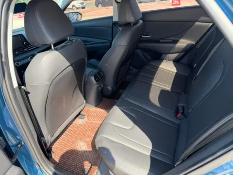 Hyundai Elantra (Avante)