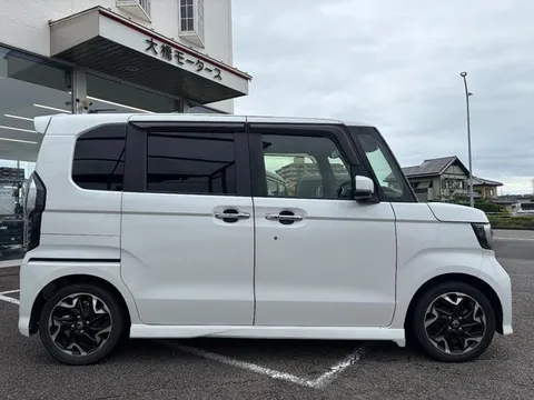Honda N-BOX Custom