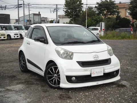 Toyota iQ