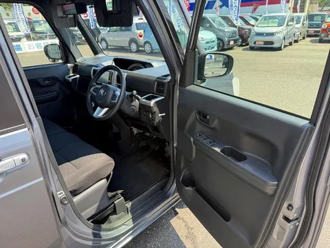 Toyota Pixis Mega