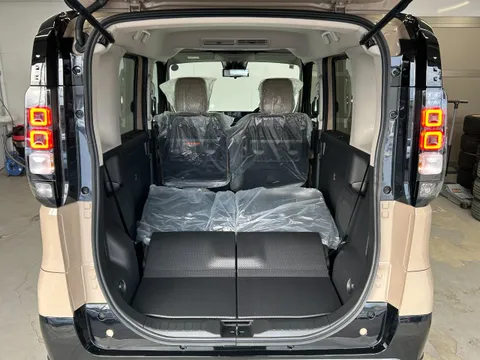 Mitsubishi Delica Mini