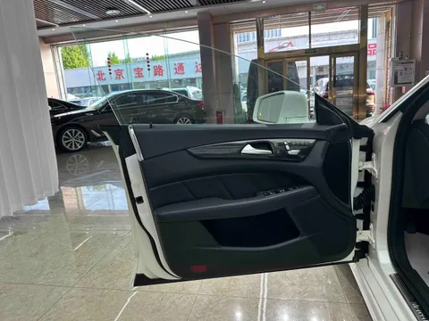 Mercedes-Benz Mercedes-Benz CLS